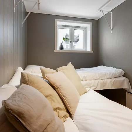 Spacious & Cozy Hideaway With Location Leilighet *