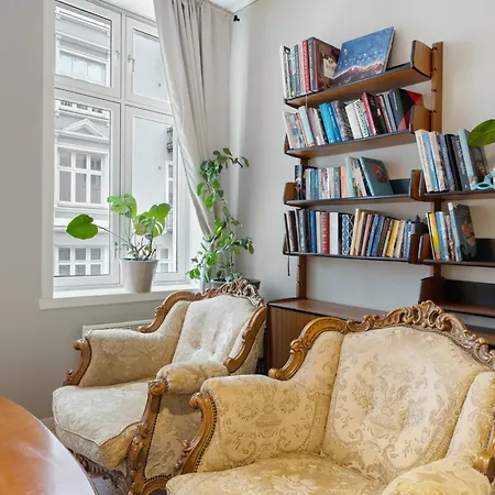 Leilighet Spacious & Cozy Hideaway With Location