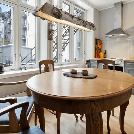 公寓 Spacious & Cozy Hideaway With Location 卑爾根