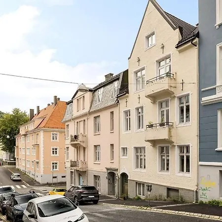 Spacious & Cozy Hideaway With Location